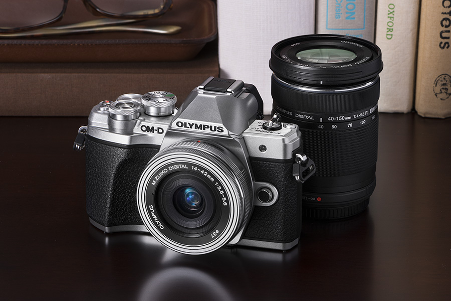 OM-D E-M10 Mark III ダブルズームキット。 ほぼ新品！-