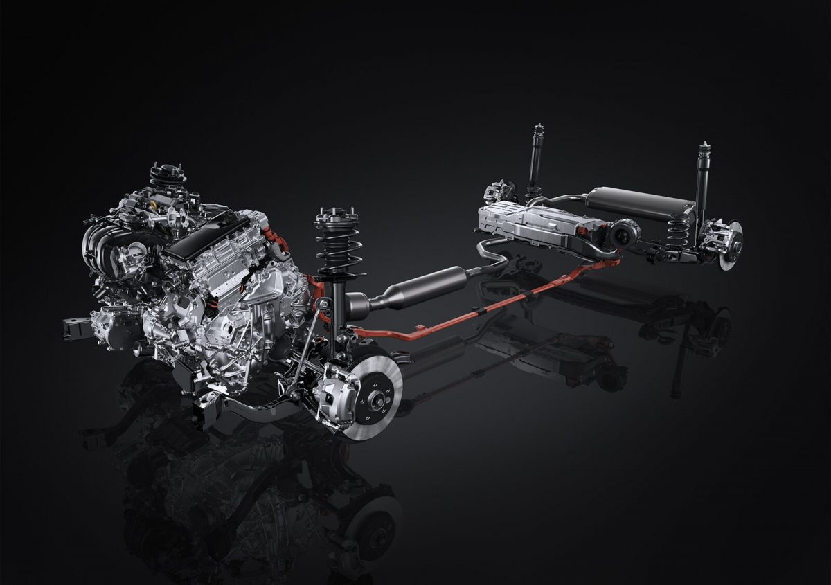 ハイブリッドシステムは1.5L直列3気筒エンジンに軽量モーター、バイポーラ型ニッケル水素電池の組み合わせ