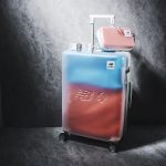 ニューバランス初のスーツケース