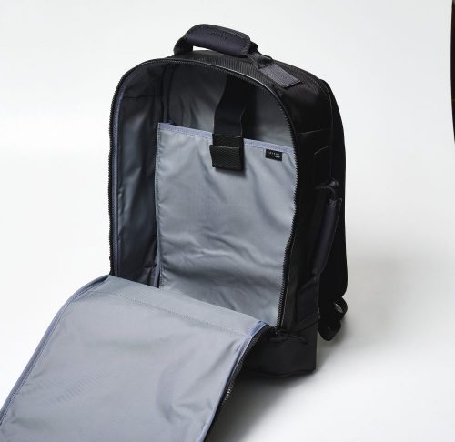 吉田カバンの最新ビジネスバッグは今使いたい機能が満載！