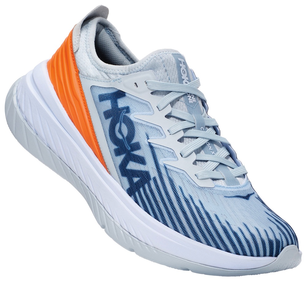 HOKA ONE ONE のカーボンプレート搭載シューズがフィット感を