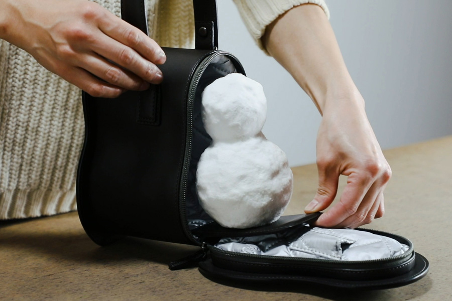 一見の価値アリ！職人の愛と技術が詰まった土屋鞄の「雪だるま専用バッグ」