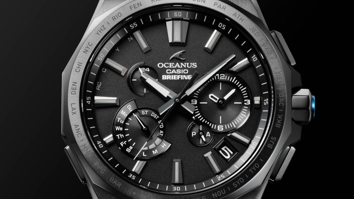 OCEANUSのロゴもダークグレーで統一し、質感の異なる黒色が大人の上質さと洗練さを表現
