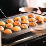 バルミューダ／バルミューダ ザ・プレート プロ　写真のたこ焼きプレートや、1枚3役のプレートと専用ふたのセットなど別売りパーツも用意