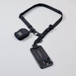 「Shoulder Air Jacket™ with Pouch for iPhone 15 Pro」￥30,800／ブラック