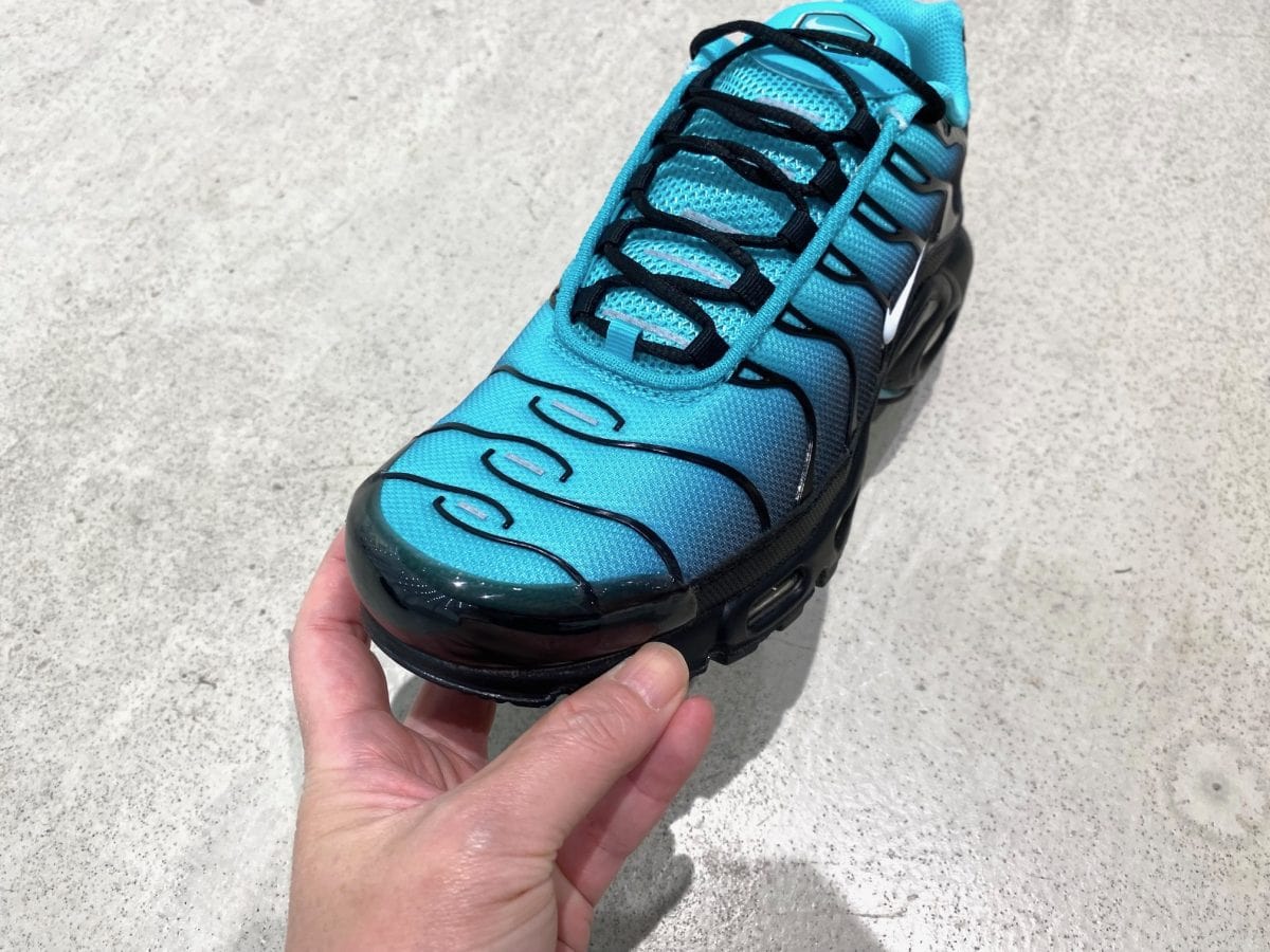 ナイキ「エア マックス プラス」の秀逸デザインに改めて驚くatmosとの