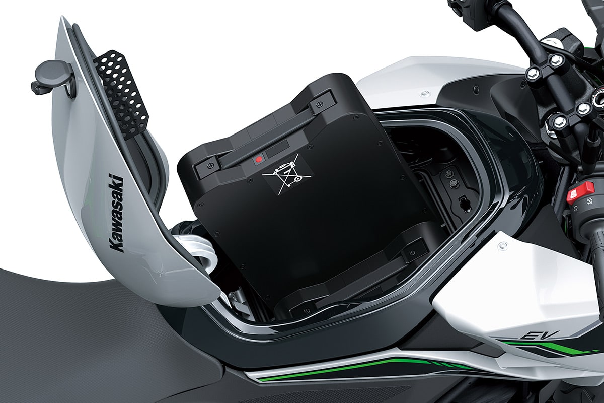 ともえページ 未使用品！ゑともえ 革靴 コインローファー レザーネイビー