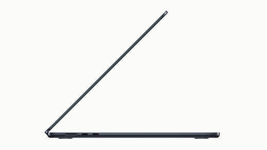 Apple／MacBook Air 15.3インチ　1.2㎝にも満たない薄さで1.51㎏と超軽量。気軽に持ち運びやすい