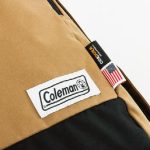 コールマン／アメリカンクラシック33　ロゴに加え、US国旗をデザインしたタグもあしらわれ、アメリカンクラシックなデザインに