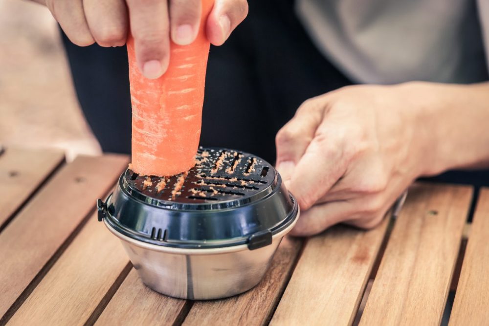 調理器の裏側がおろし器に