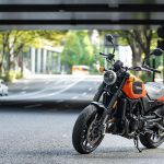 落ち着いた雰囲気も醸し出すモダンクラシカルな新型ミドルネイキッド「X500」