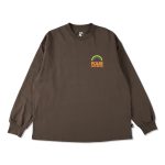 「POLeR × WDS FIELD L/S TEE」￥10,450／ブラウン