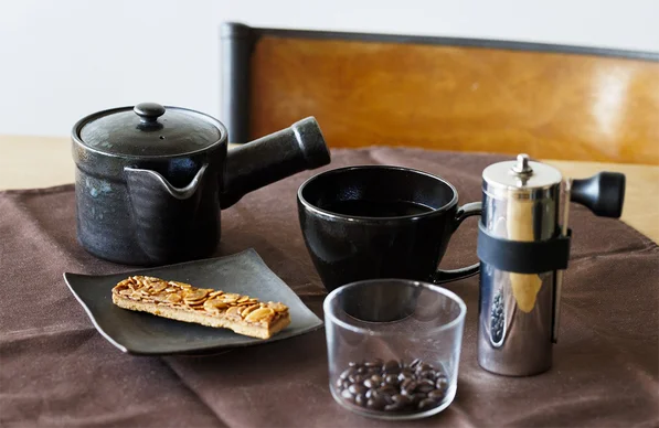 400年以上の伝統を誇る波佐見焼製の「コーヒー楽らく急須」
