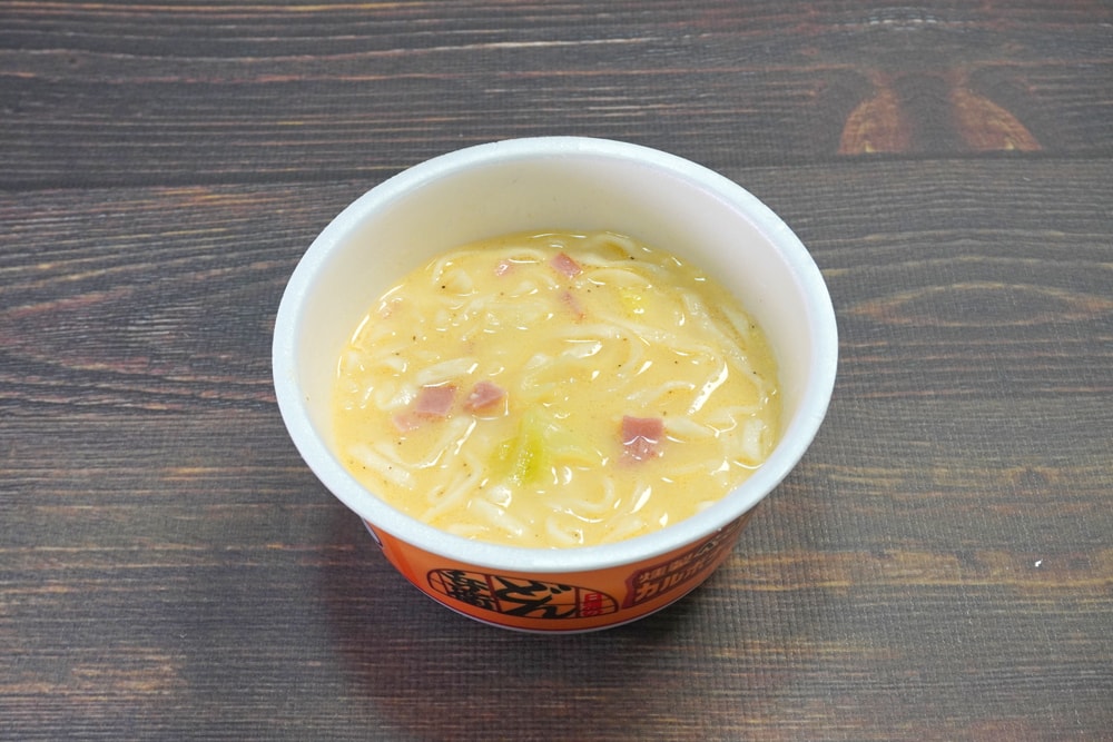 日清食品 日清のどん兵衛 燻製ベーコンのカルボナーラうどん