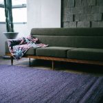10畳ほどの部屋でも置きやすいサイズ、2Pのソファと合わせたときにバランスのいいサイズ、ベッド横にも置けるサイズがラインナップ