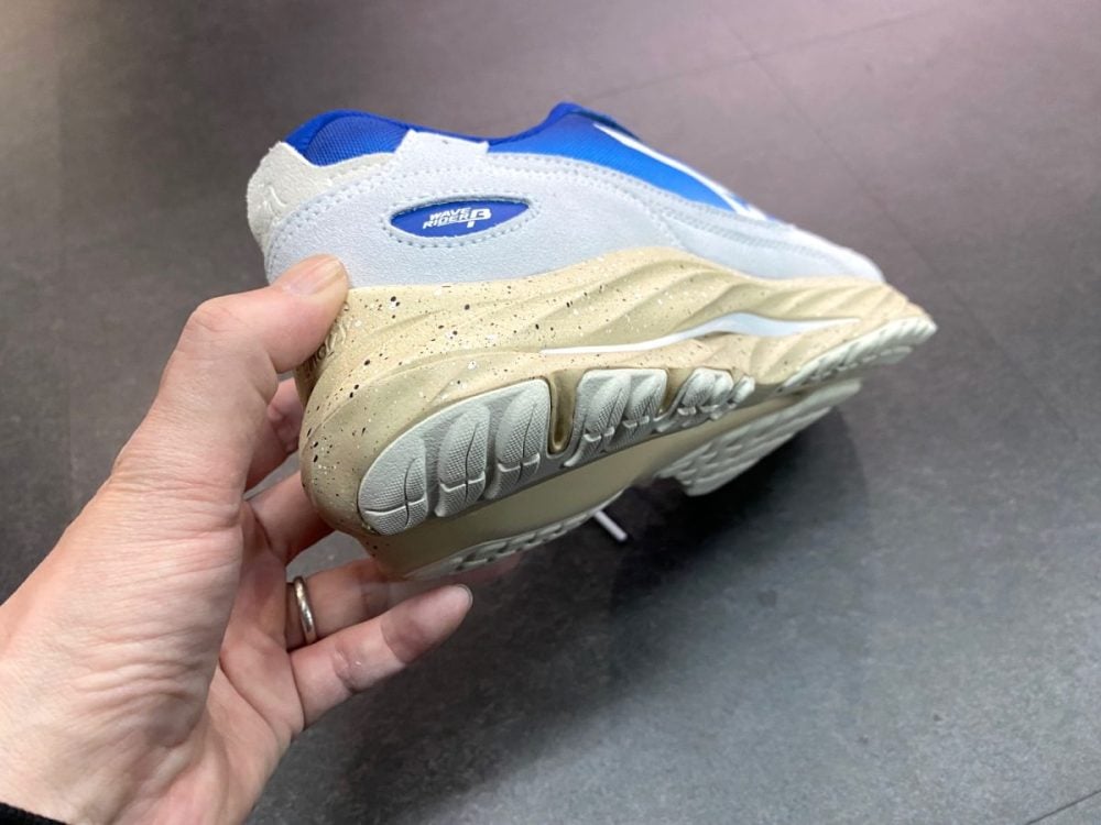 MIZUNO WAVE RIDER β 