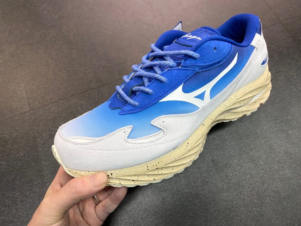 MIZUNO WAVE RIDER β 