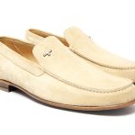 「Unlined Suede Loafer」￥121,000／2色展開（ブラウン、グレーベージュ）