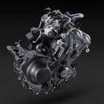 888ccの水冷DOHC直列3気筒エンジン