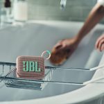 JBL GO 4は、IP67防水・防塵性能を持ち、丸洗いすることも可能