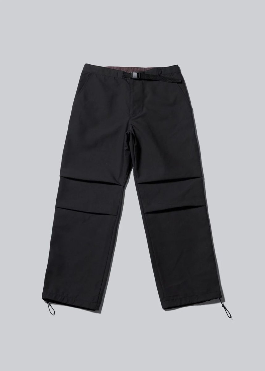 「DRYCOTTONY Heavy duty RIP-STOP JOGGER PANTS」￥24,000／ブラック