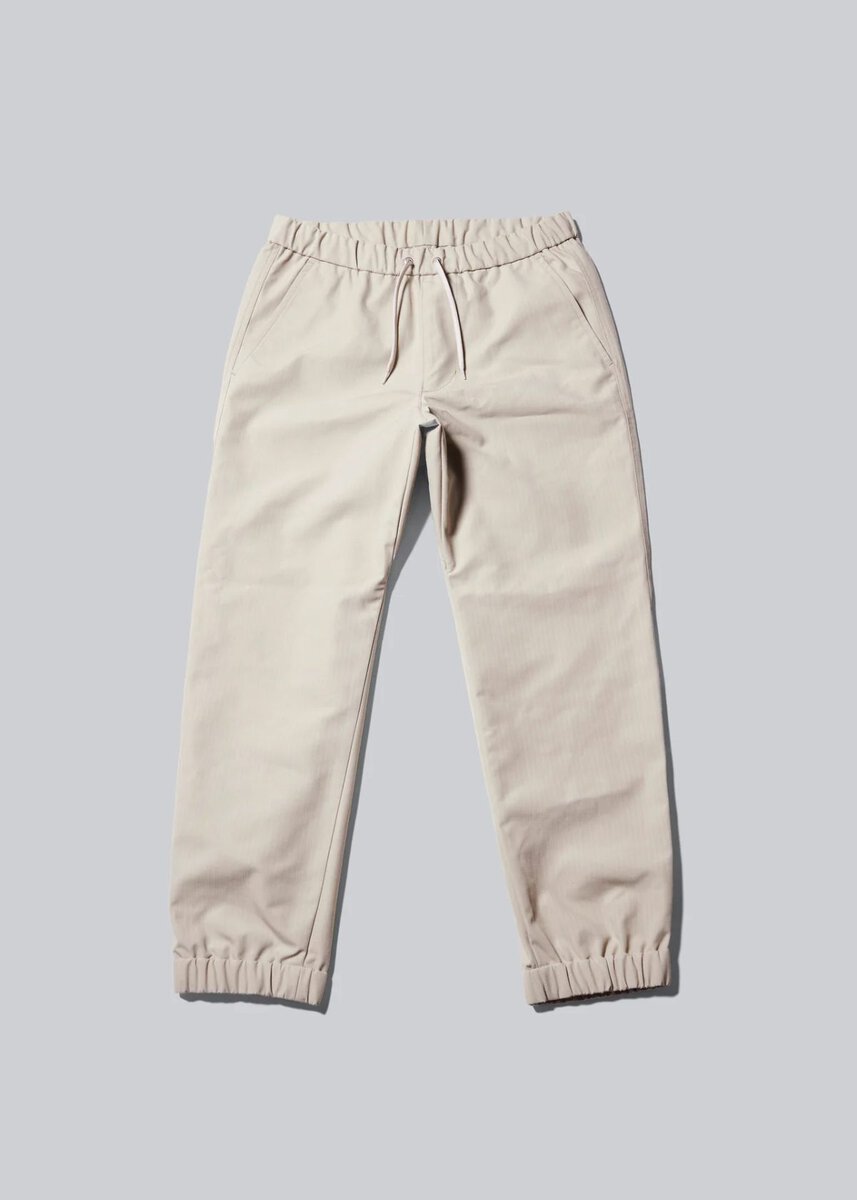 「DRYCOTTONY Heavy duty RIP-STOP JOGGER PANTS」￥24,000／ベージュ