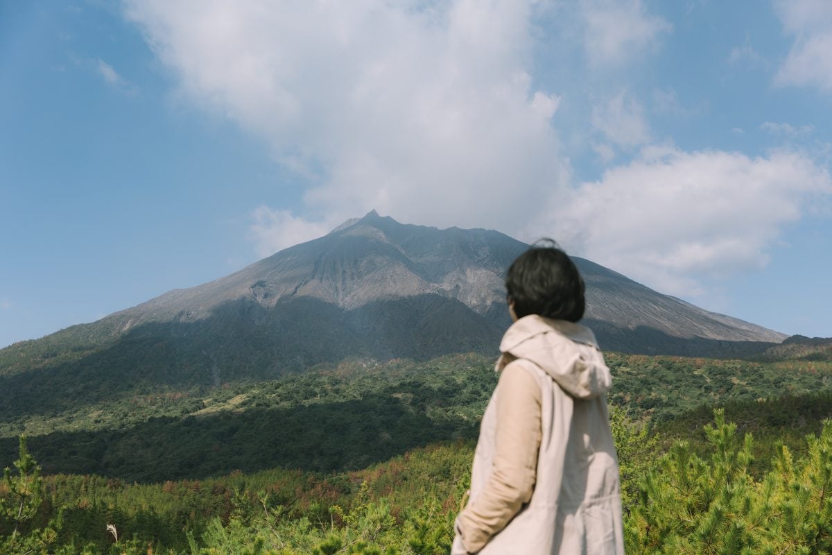 桜島と共にある鹿児島の人々の暮らしは、世界でも珍しい火山と人々が共存する地域として知られる。火山と共に暮らす独自の風土や文化を体感できる