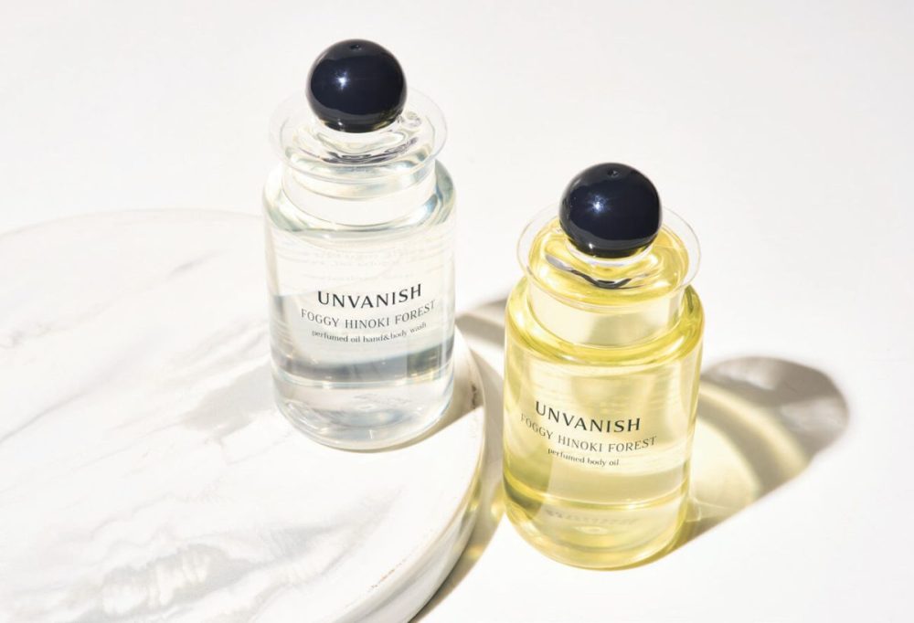 アンベニッシュ　右：perfumedbodyoil　左：perfumeoilhand&bodywash　