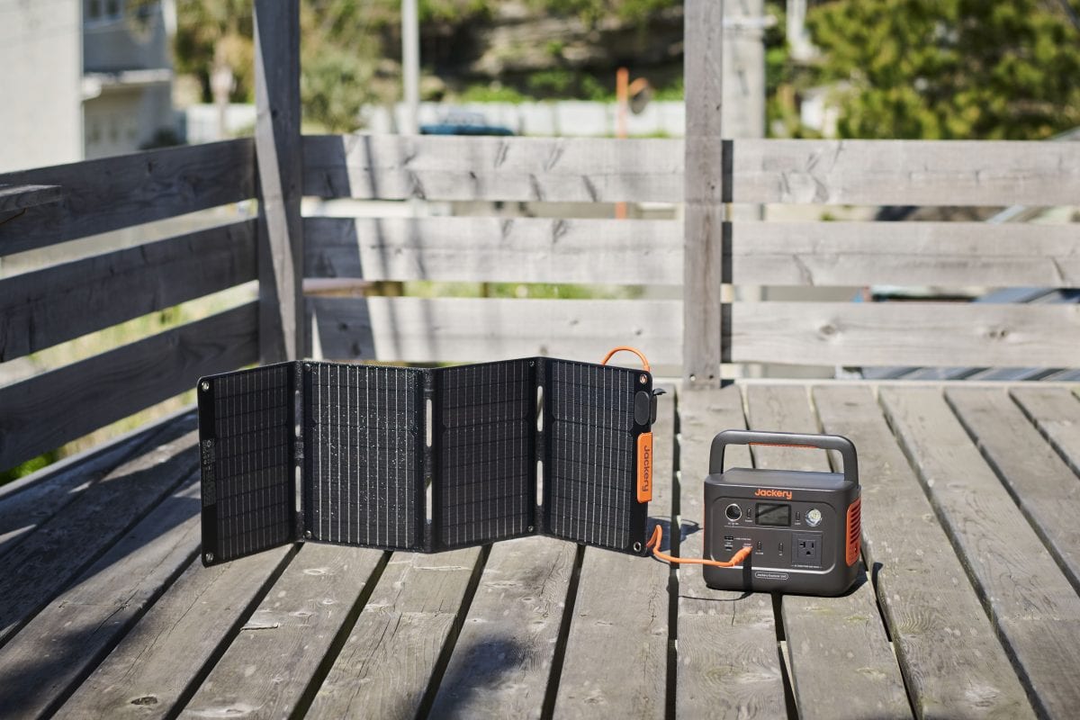 「Jackery Solar Generator 240 New 40 Mini（ポータブル電源とソーラーパネルのセット）」￥49,900