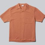 「DRYCOTTONY オープンカラーシャツ」￥12,650／オレンジ