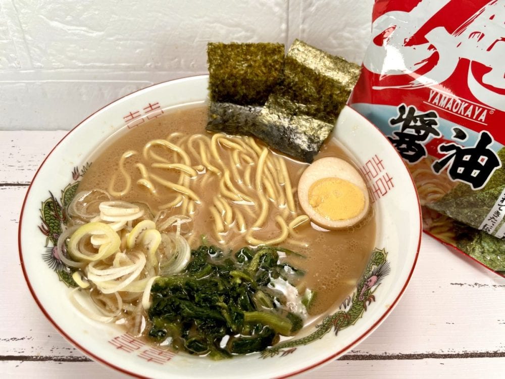 2.　山岡家　醤油（札幌麺匠）もうこの時点で豚骨臭がしっかりと香ってきます