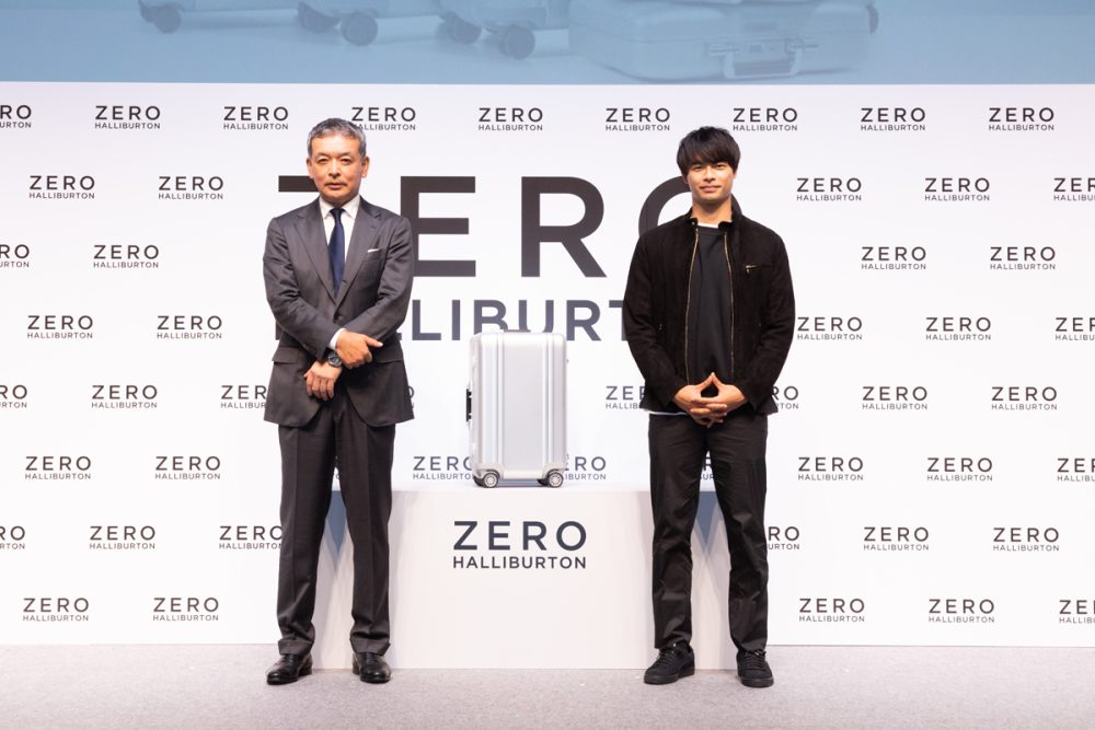 左はエース株式会社代表取締役社長 森下宏明氏、右は三苫薫選手