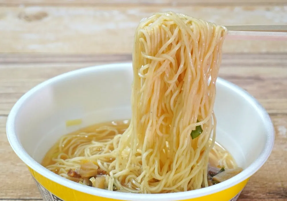 第1位　「ガチで激うまカップ麺」グルメライターが4月後半に食べてよかったベスト3杯【1位は最後の一滴まで楽しめる淡麗スープが最高】