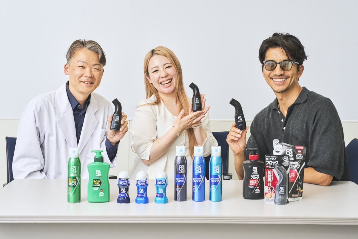 今回お話を伺ったのは、8×4 MENのマーケティングを担当する大西香澄さんと、研究担当の池田浩二さん