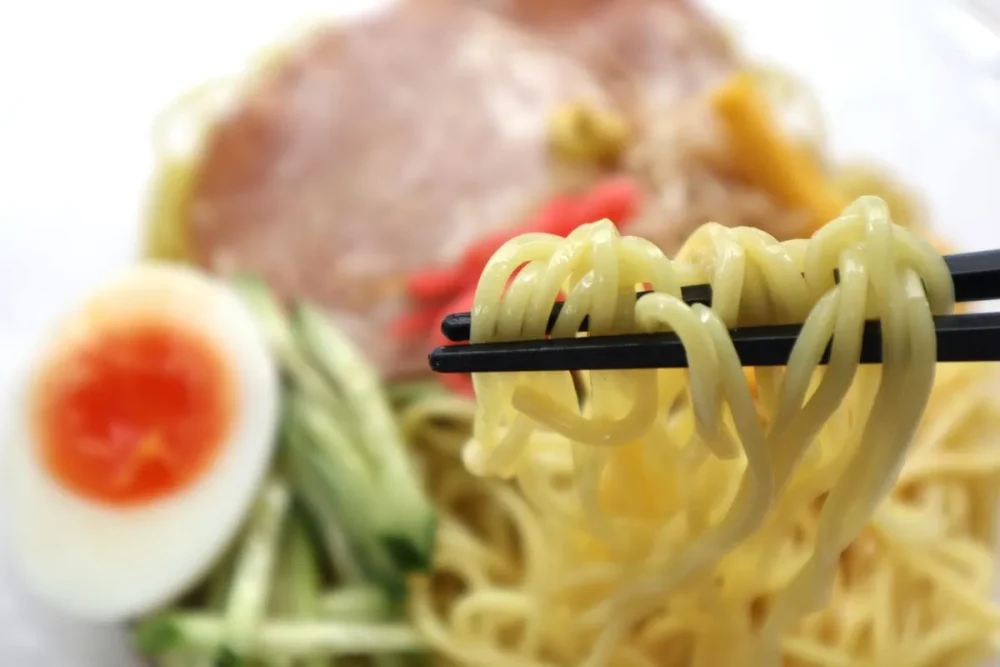 第1位　【コンビニのウマい麺】ファミマの大人気「冷やし麺」が今年も復活！ あの味噌ラーメンの人気店も仲間入りの3品を早速食べてみた『実食レポート』