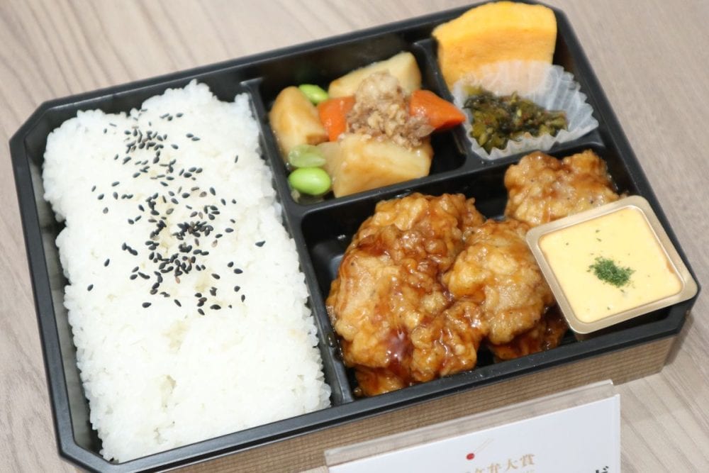 塚田農場 おべんとラボ「絶品!塚だまタルタル若鶏のチキン南蛮弁当」　