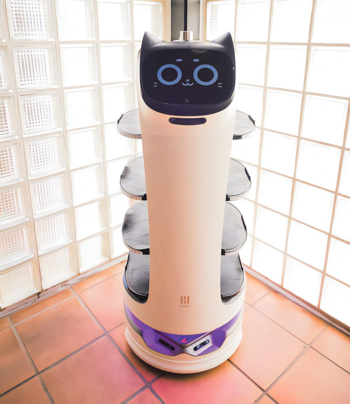 上半期ヒットしたエンタメ系サービス」アイドル級にかわいいネコ型配膳