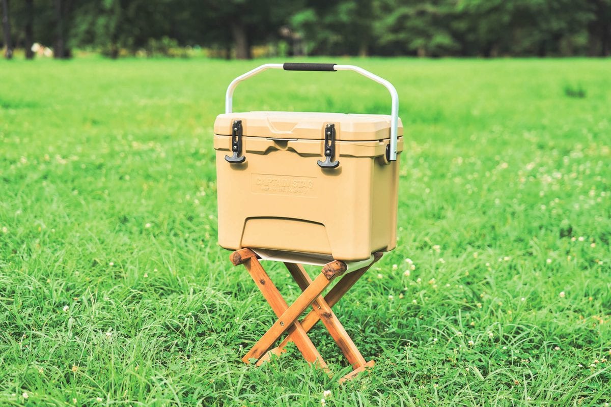 猛暑の快適性爆上げギア」超タフ性能クーラーボックス、真空二重構造