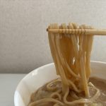 ⼆郎系を彷彿とさせる中太ストレート麺