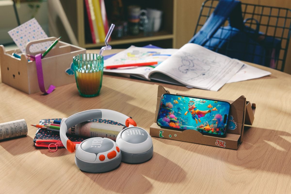 「子どもの耳を守る」クラファンで話題のJBLの‟スマート子どもヘッドホン”って?