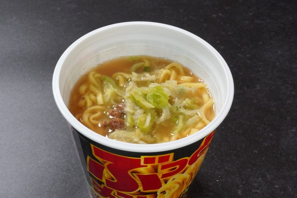 エースコック「ぶっとメン スタミナ豚骨醤油ラーメン 大盛り」