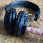 電源ボタンを押し、スマホとBluetooth接続をするだけで使える