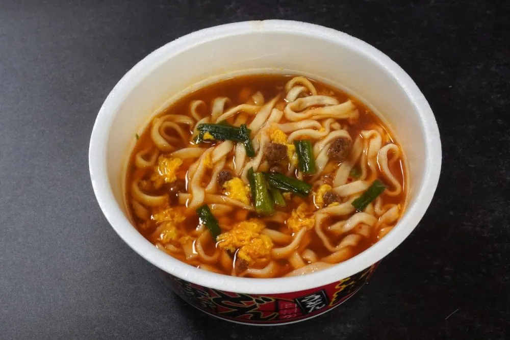 第3位　「ガチで激うまだったカップ麺」グルメライターが食べてよかった“カップうどん”ベスト3杯【1位は唐辛子とニンニクがクセになるウマ辛麺】2024年8月後半編