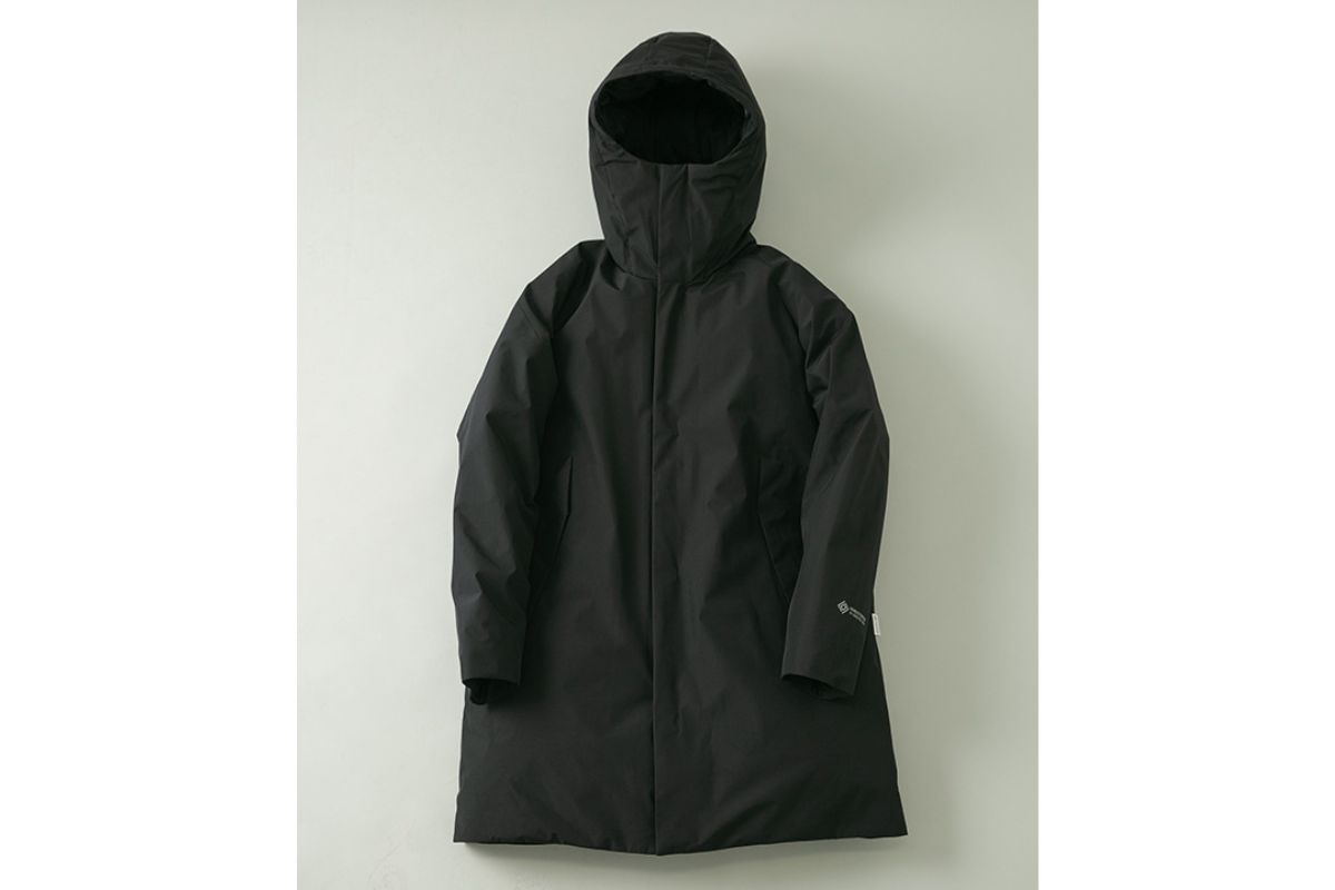 +phenix「『別注』WINDSTOPPER by GORE-TEX LABS マウンテンパーカー」￥30,800／3色展開（ネイビー、ブラック、ブラウン）