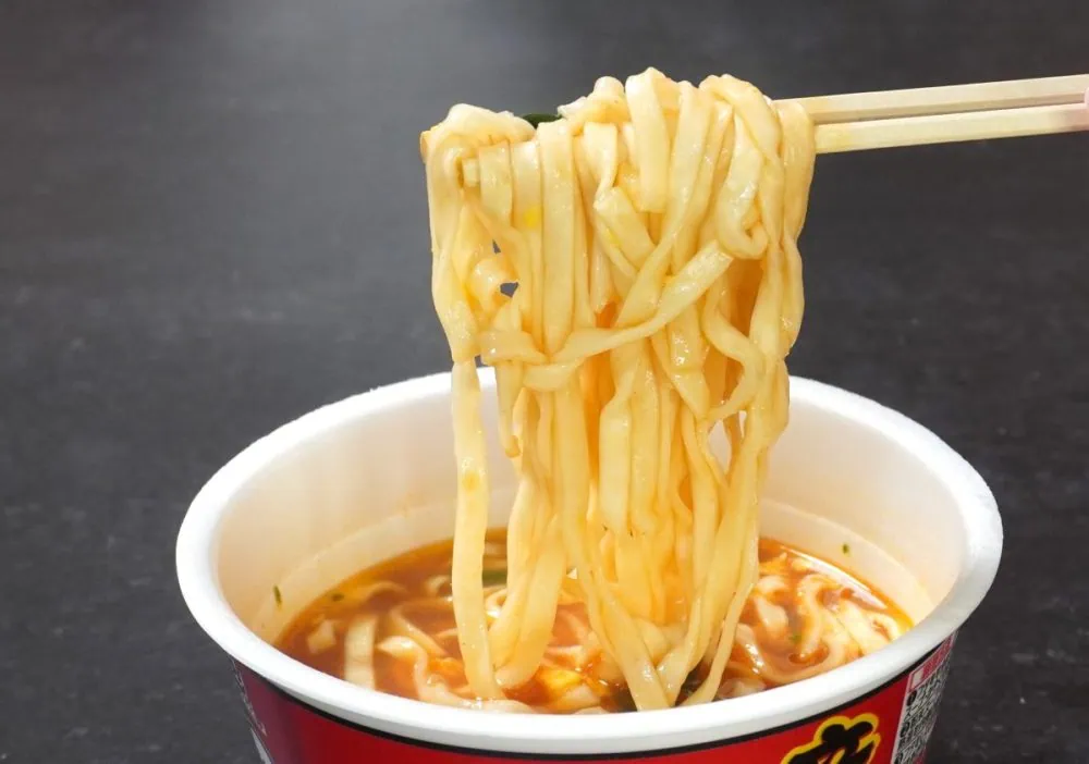 第3位　「ガチで激うまだったカップ麺」グルメライターが食べてよかった“カップうどん”ベスト3杯【1位は唐辛子とニンニクがクセになるウマ辛麺】2024年8月後半編