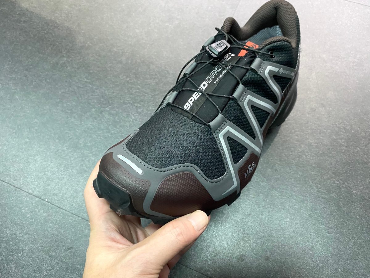 過酷な環境下でも完璧かも」秋の大地に挑むならこのシューズ一択