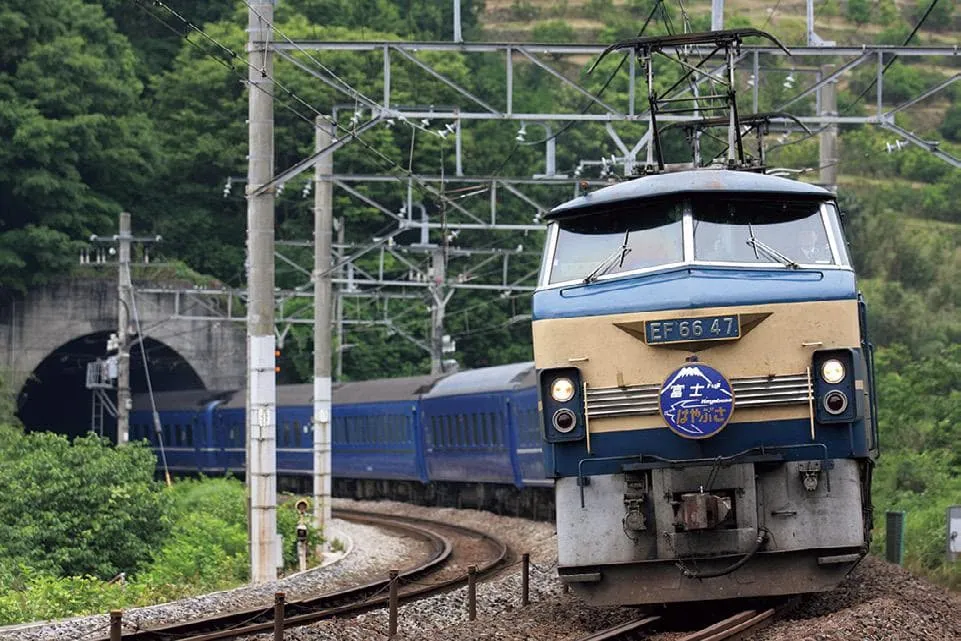 第1位　「懐かしの寝台特急を一挙公開」EF66形電気機関車が牽引、一大ブームを巻き起こした“ブルートレイン”の歴史を振り返る