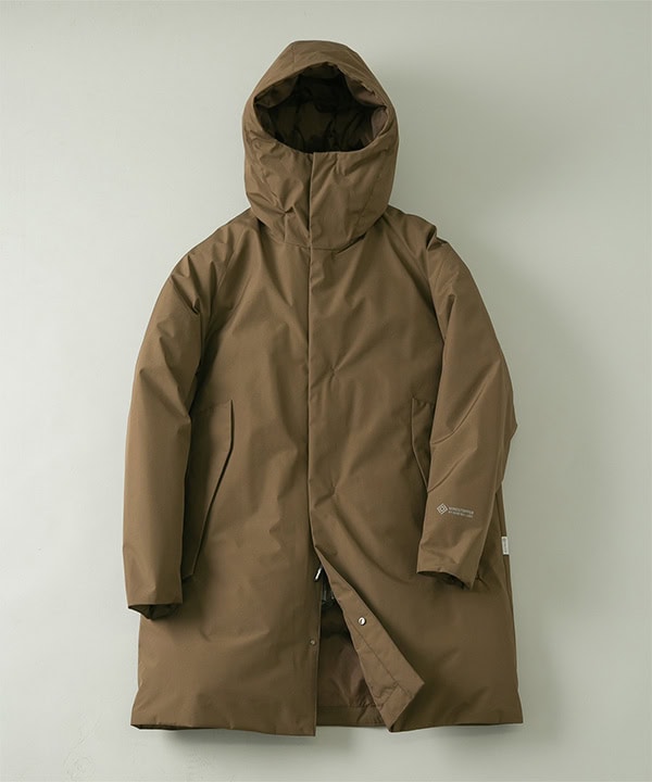 +phenix「『別注』WINDSTOPPER by GORE-TEX LABS ダウンジャケット」￥41,800／3色展開（ネイビー、ブラック、ブラウン）