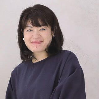 防災士╱セイショップ店長　布山夕紀さん　「防災士の資格を有する防災専門ショップの店長。災害への心構えや備えに対して、的確で親身なアドバイスに定評あり」