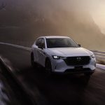 マツダの人気クロスオーバーSUV「CX-60」の改良版が登場。新グレードと特別仕様車も設定された